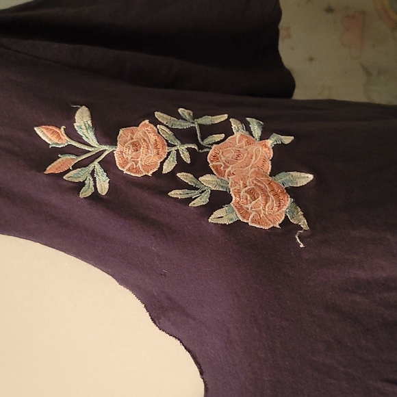 Miss Chevious fun low cut rose floral applique patch soft short sleeve top - Picture 2 of 5